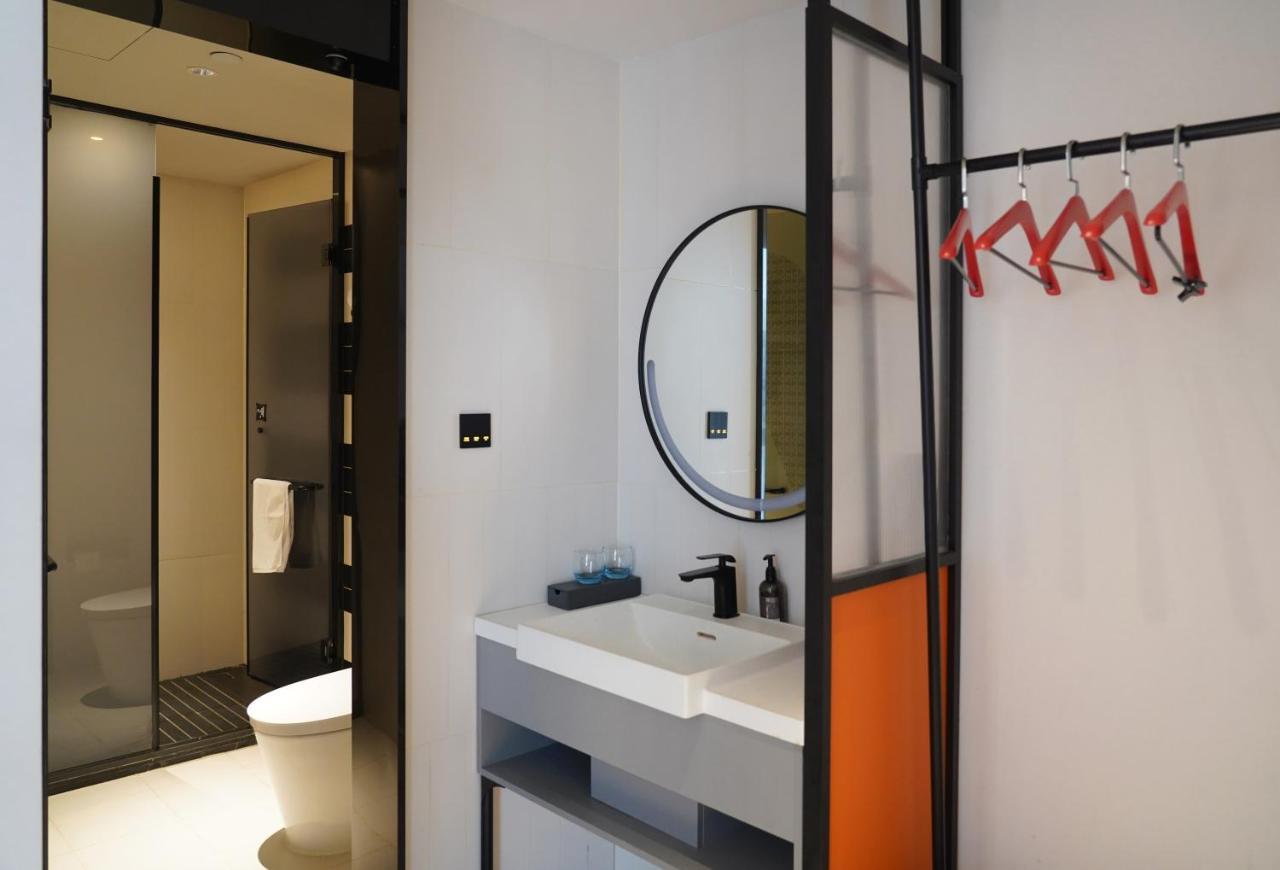 Ibis Styles Hotel - 260M From Guangji Street Subway Station Сиан Екстериор снимка